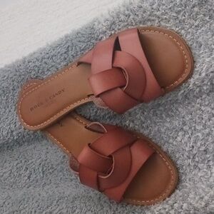 BROWN LEATHER SLIDE SANDALS